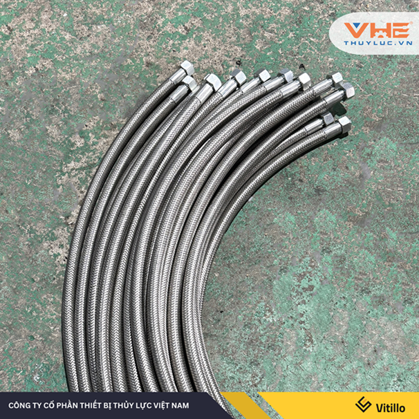 Ống 2 lớp Vitillo bấm đầu DIN và bọc lưới inox đàn hồi