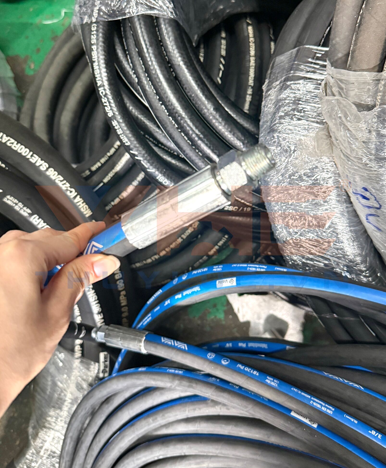 Ống xịt nước cao áp Vitillo bấm 1 đầu NPT và 1 đầu G14 ren ngoài
