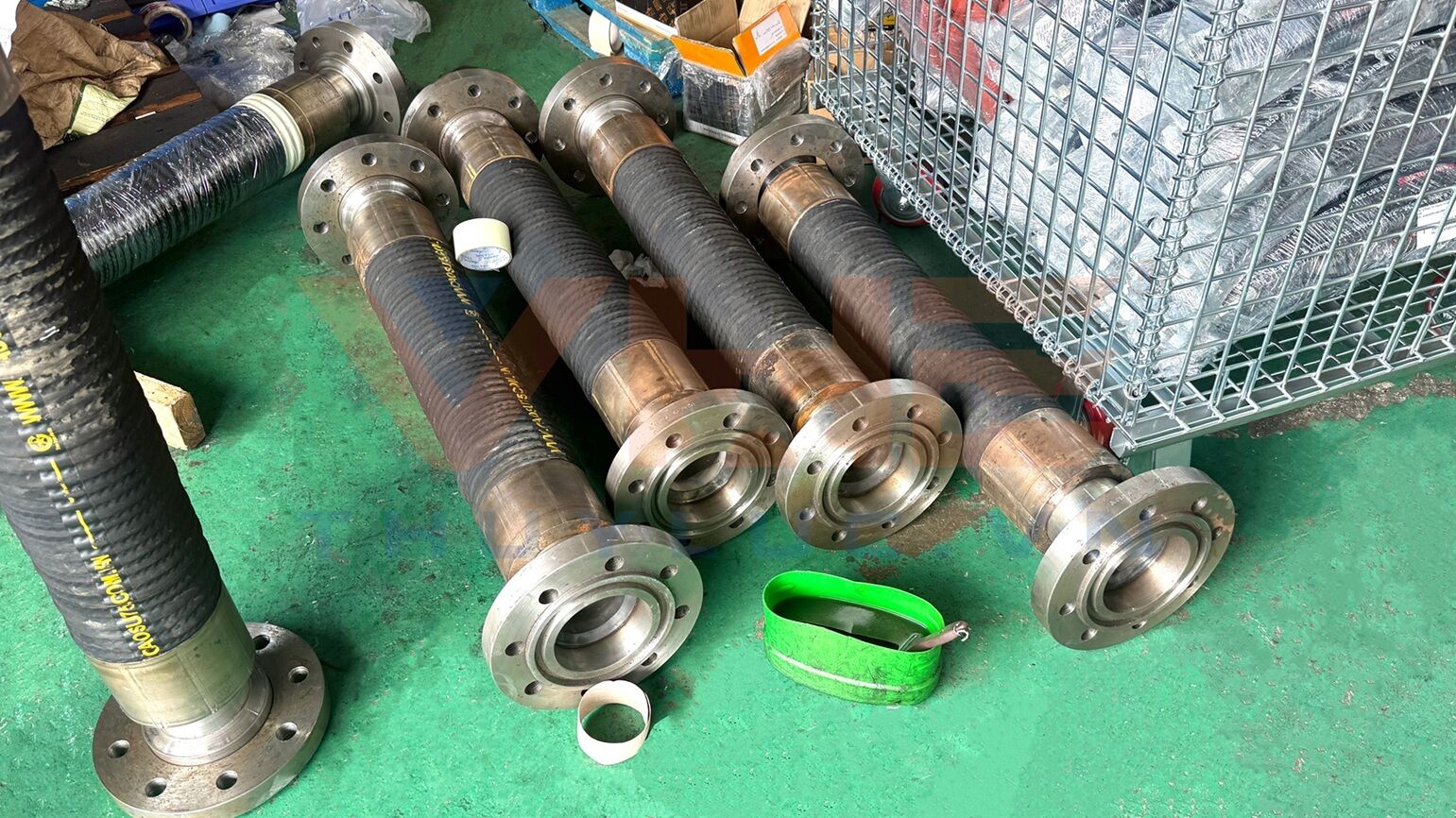 Ống mềm cao su 4'' bấm đầu bích