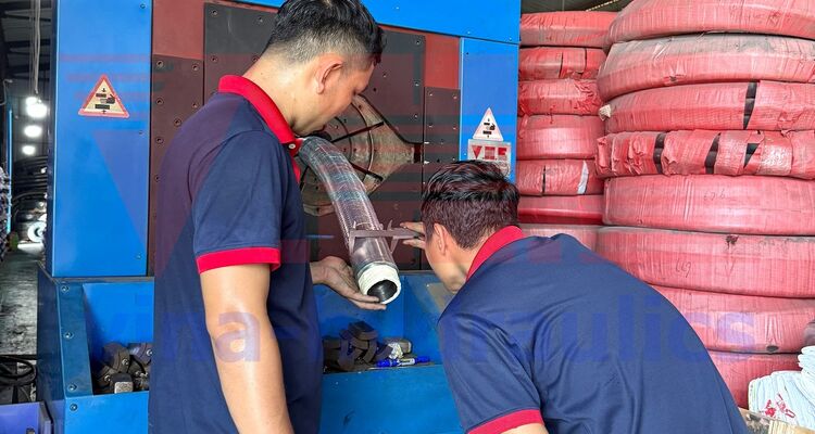 Ống hút dầu 3'' Alfagomma bấm 2 đầu thẳng BSPT và bọc lưới inox không gỉ