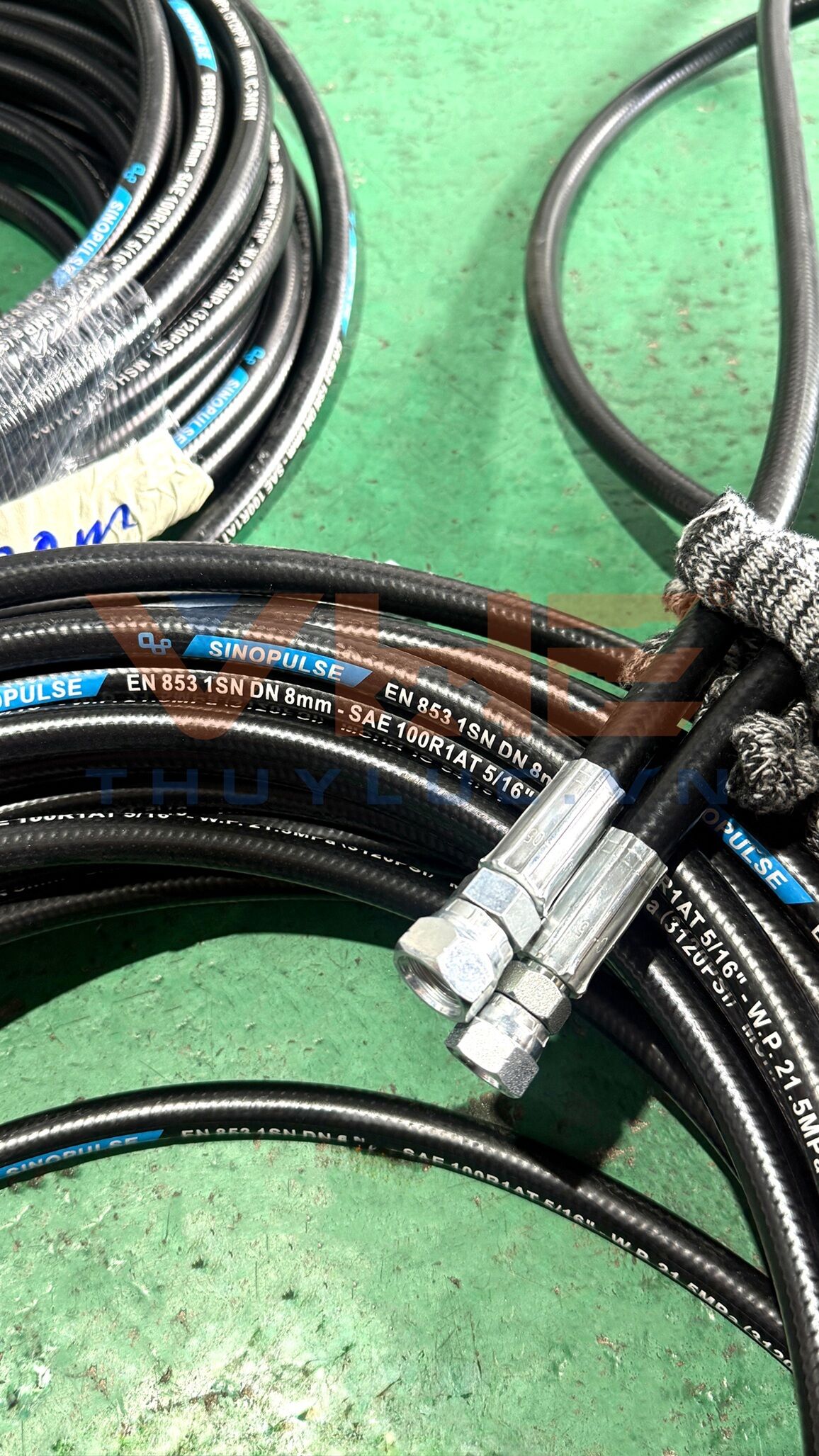 crimping of both ends for Sinopulse 5/16'' single-wire hydraulic hoses.