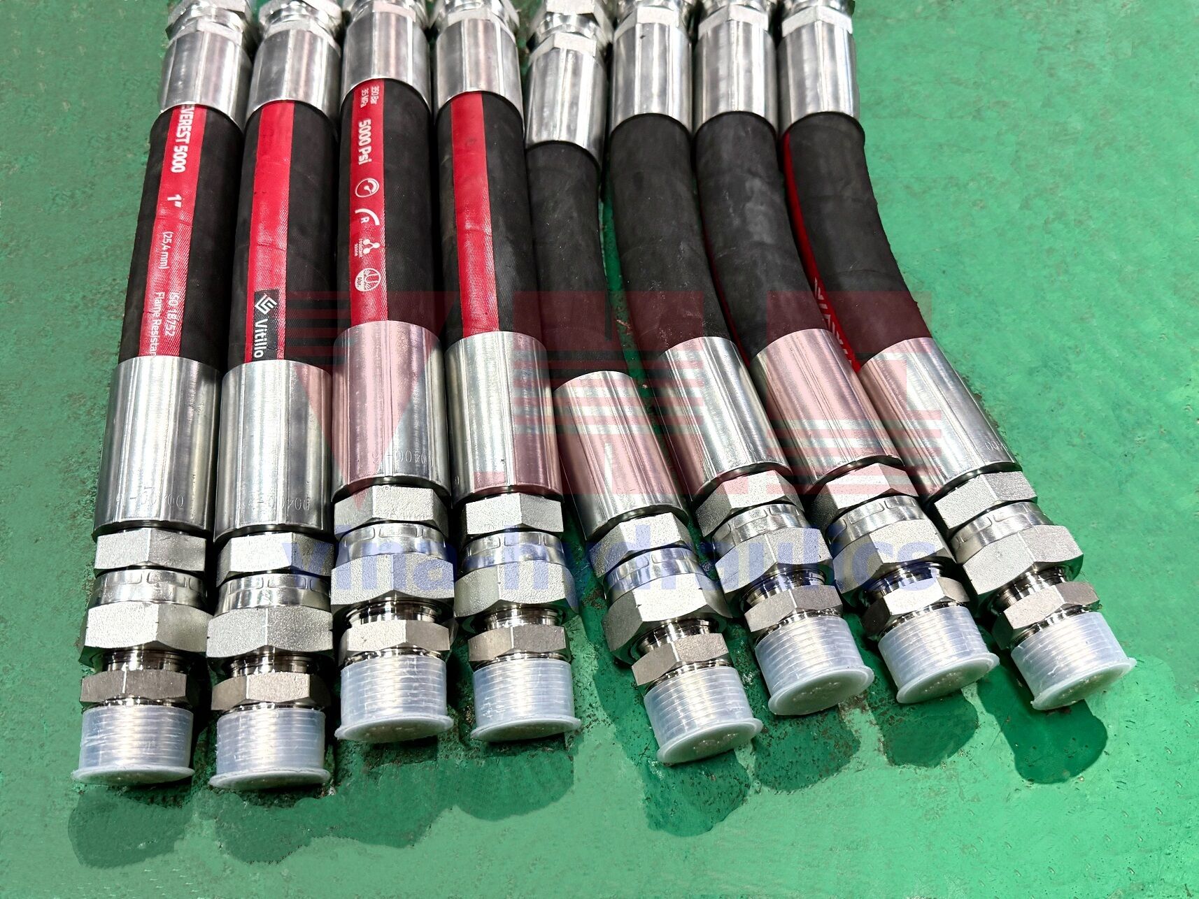 Everest hydraulic hose crimped with BSP ends and BSP-BSPT straight connector