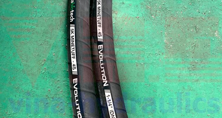 Alfabiotech 5K Hydraulic Hose 1.1/4'' 4 layers of pressed steel, 1 straight end, 1 loose end flanged 3000 PSI