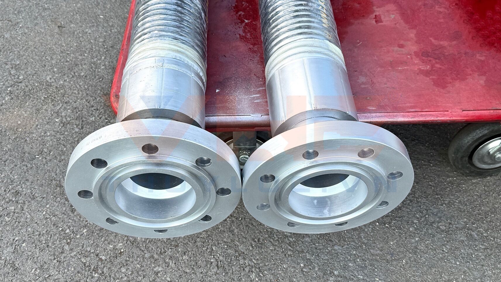 Gia công Ống mềm cao su truyền tải dầu 4'' lắp mặt bích 3K