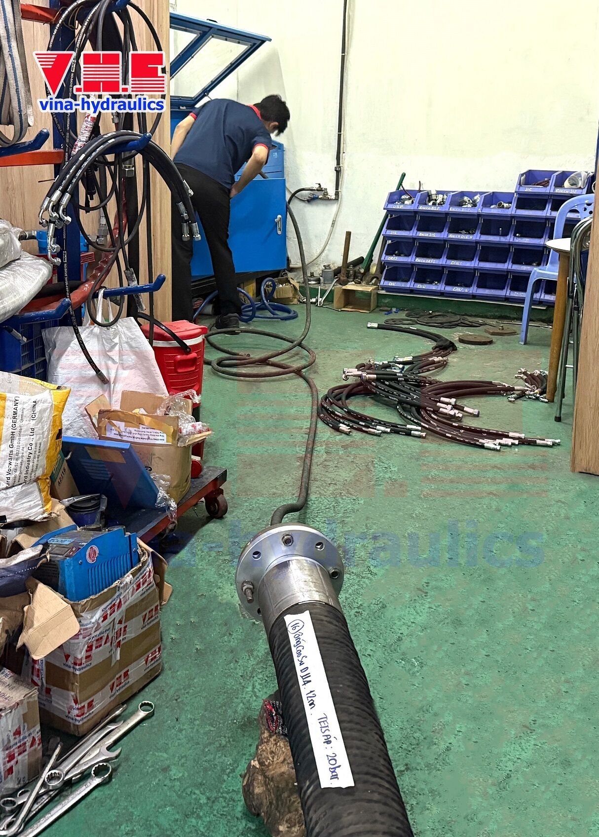 Test áp Ống cao su bố vải chịu mài mòn 4'' bấm mặt bích thép mạ kẽm 4''