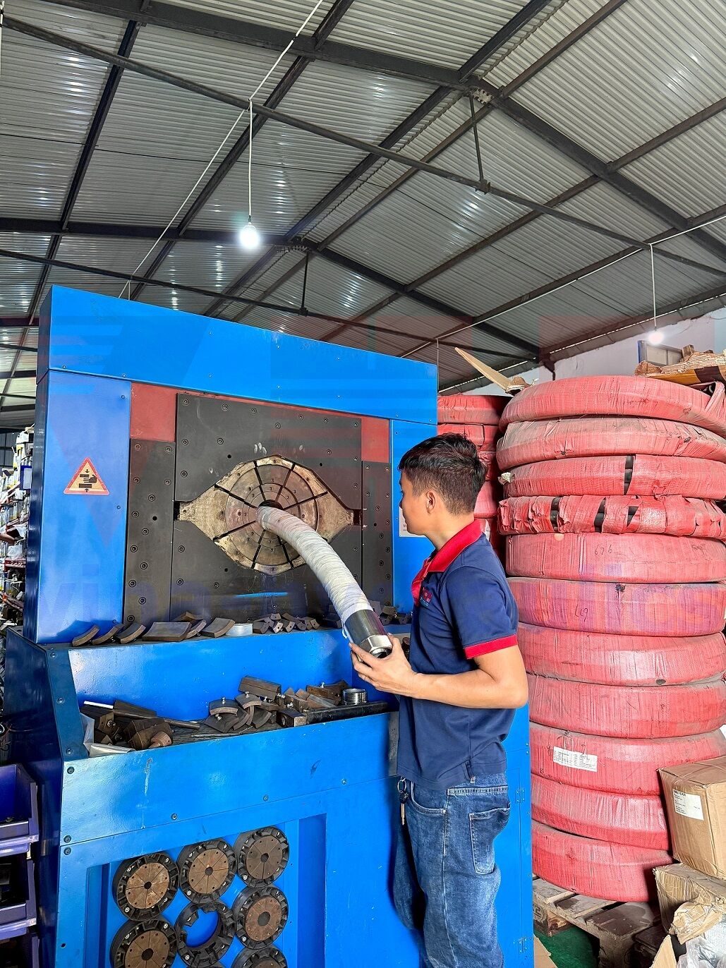 Insulated conduit with BSP stainless steel fittings and 30kg pressure test