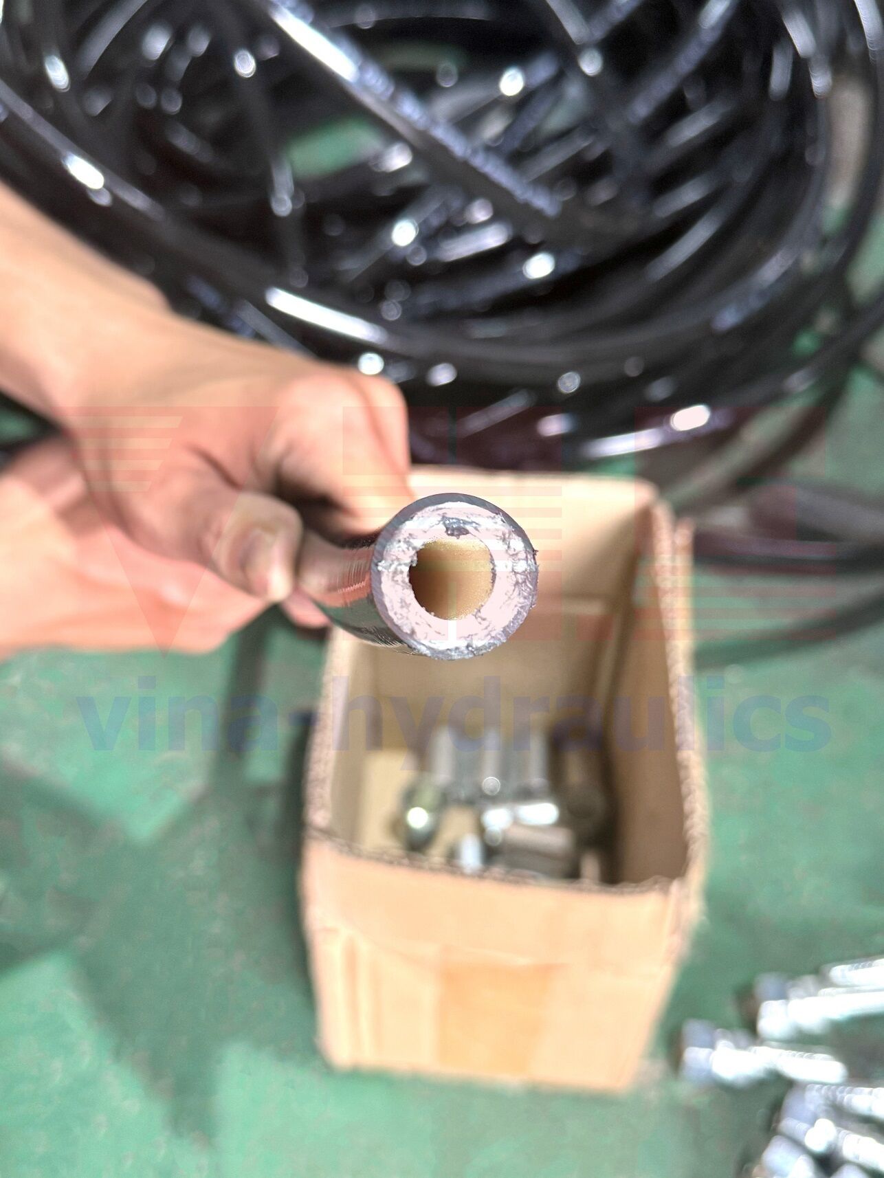 Ống-khí-thủy-lực-R8-bấm-2-đầu-bằng-phi-21