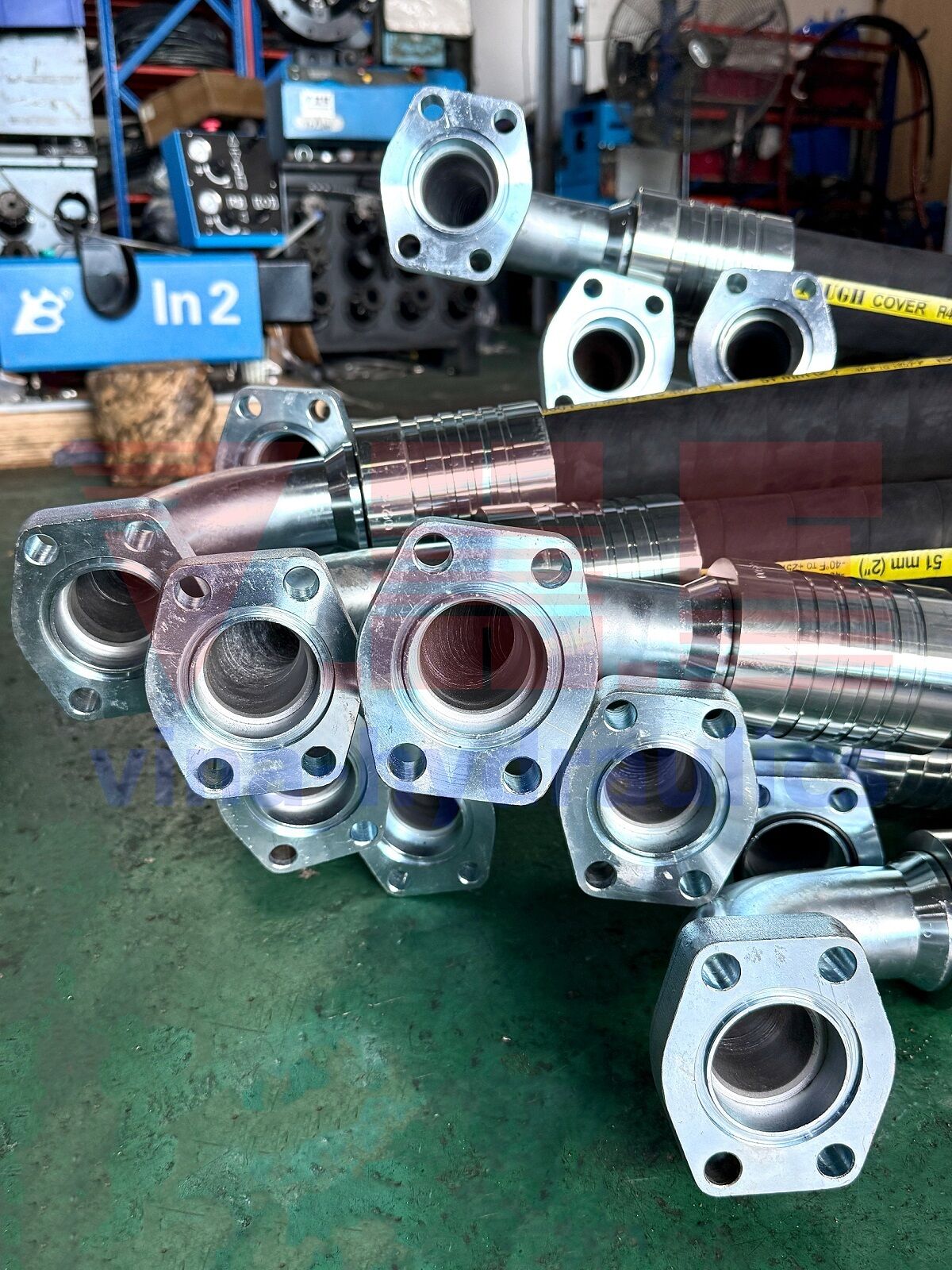 Ống mềm cao su thủy lực Parker bấm đầu cốt bích móng ngựa thẳng và vuông