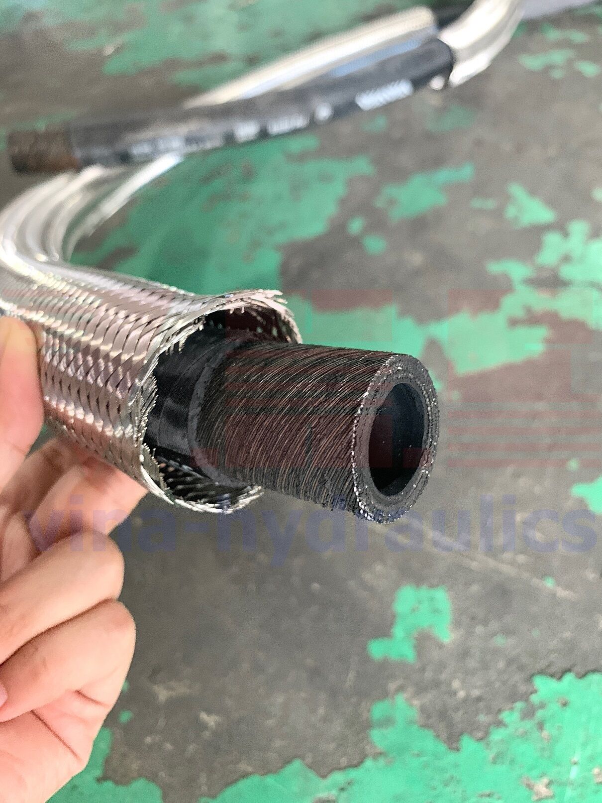 Vitillo hydraulic hoses, 4SP 3/4", 4 layers of TeknoSpir TS4SP12 steel with genuine Vitillo 24°M36x2 Crimping fittings pressed and covered with steel mesh