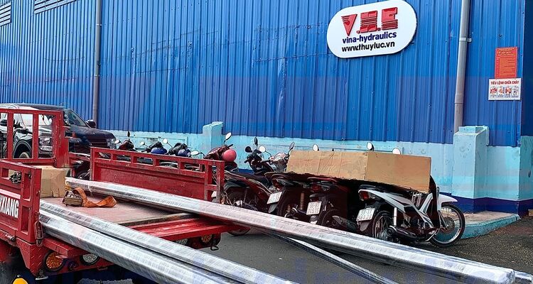 VHE delivered 100 Stainless Steel Pipe SS316 for the factory at Sai Gon