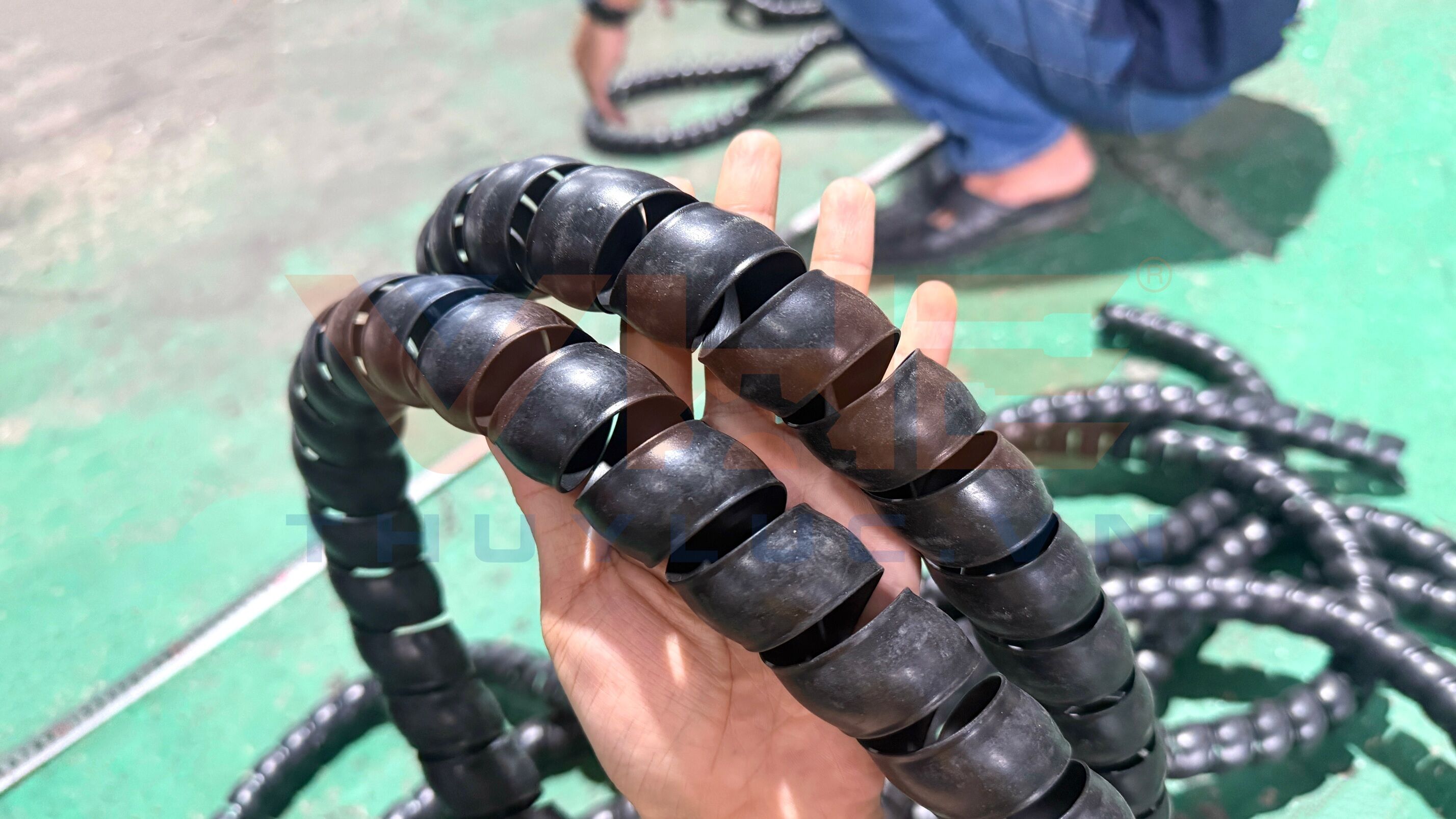 Custom plastic spiral guard manufacturing service for hydraulic hoses