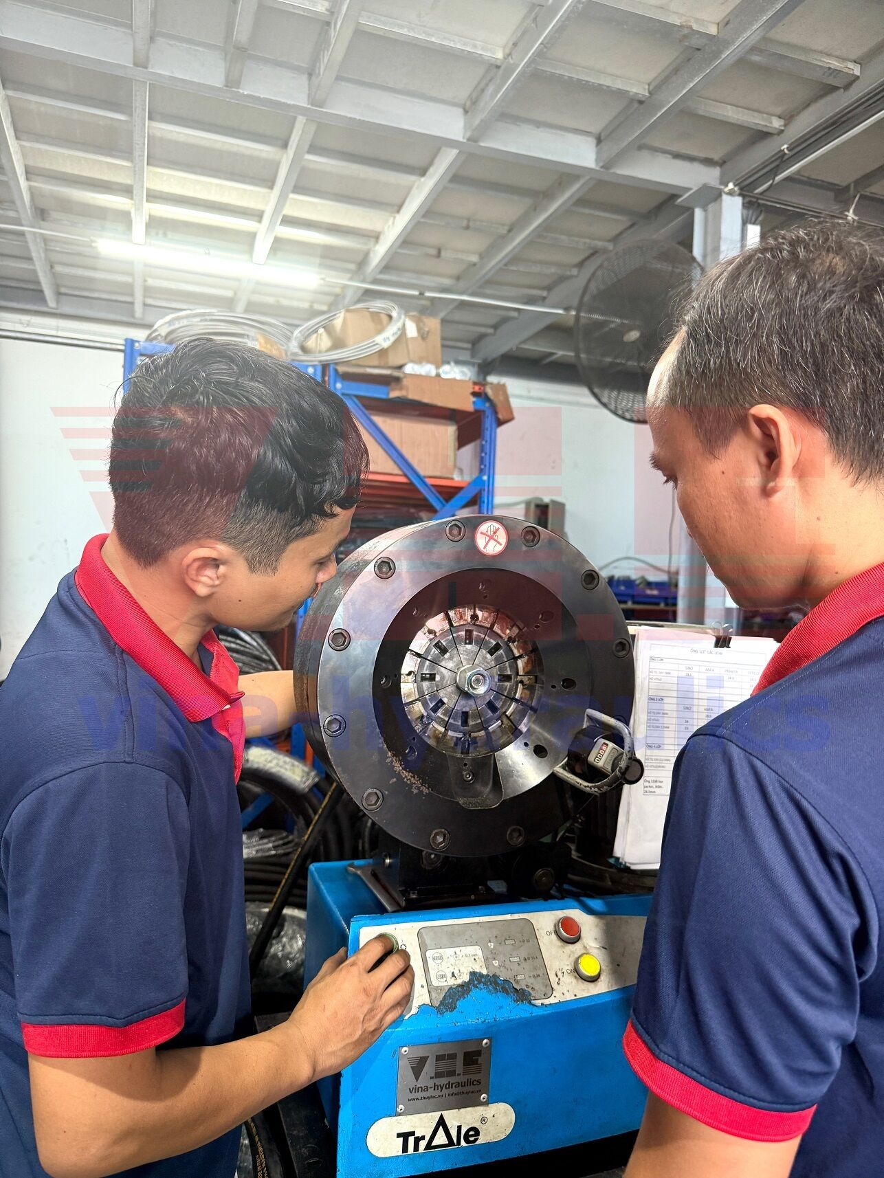 Ống xịt nước cao áp BPK Parker bấm 2 đầu thẳng DIN