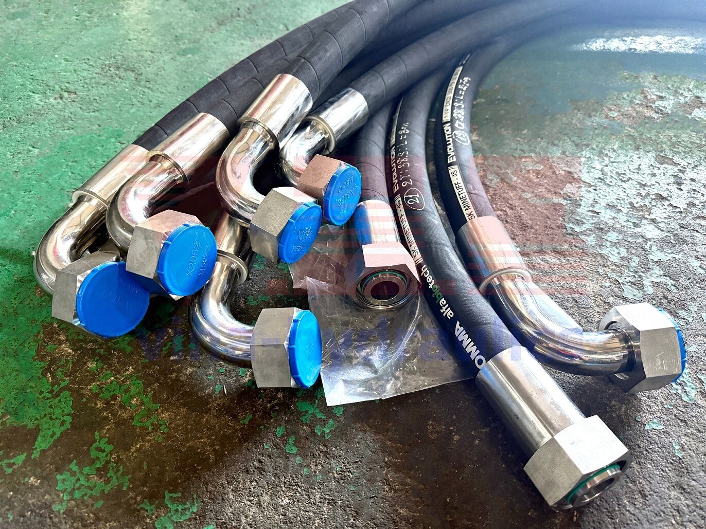 Gia công bấm đầu các loại ống thủy lực Alfagomma