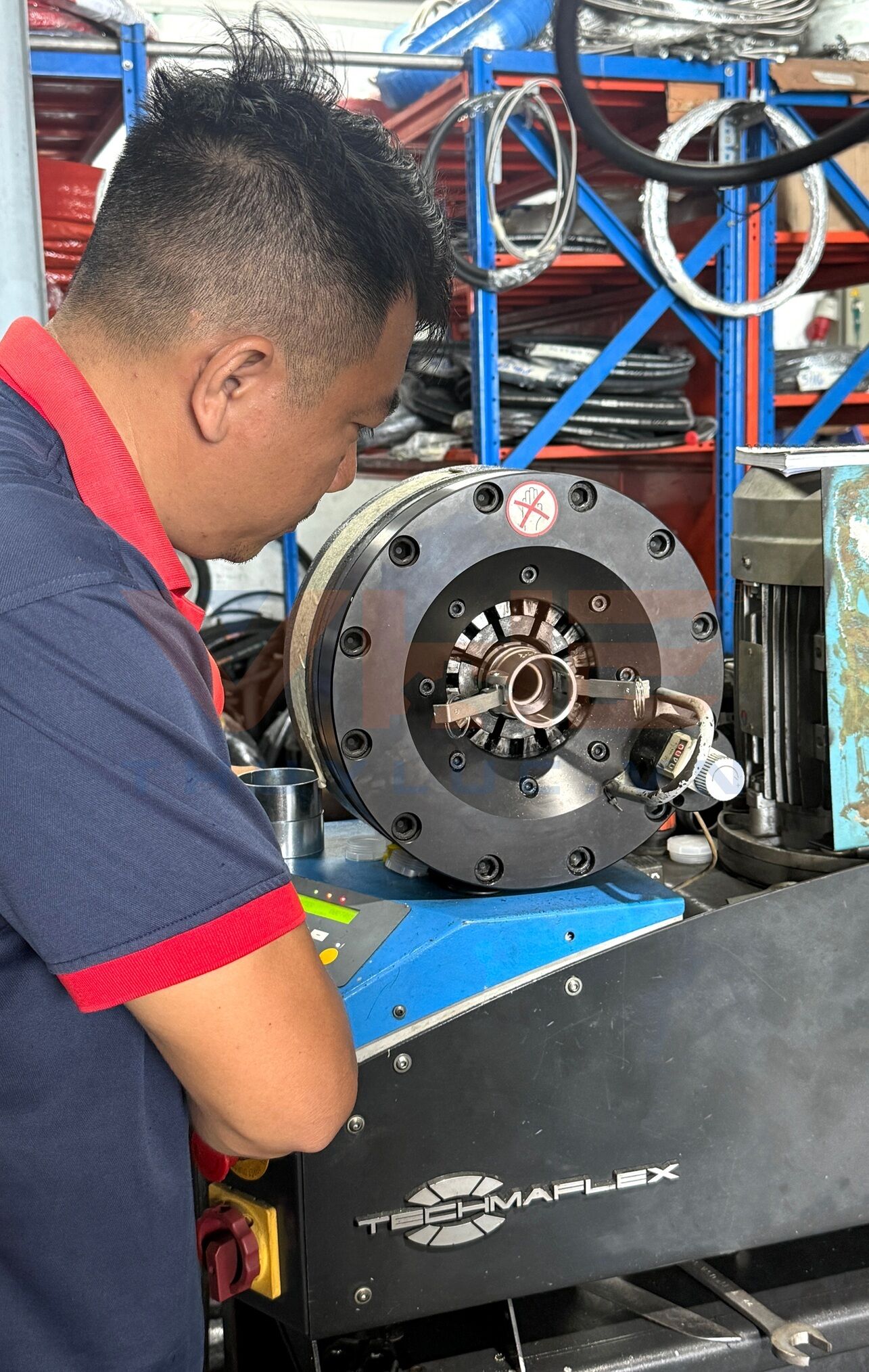 gia công bấm đầu ống hút cát đi kèm khớp nối nhanh