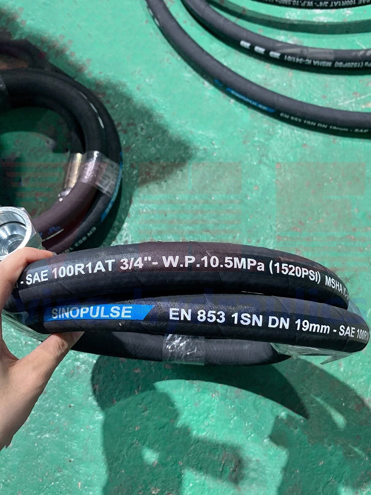 Hydraulic hose R1AT SINOPULSE