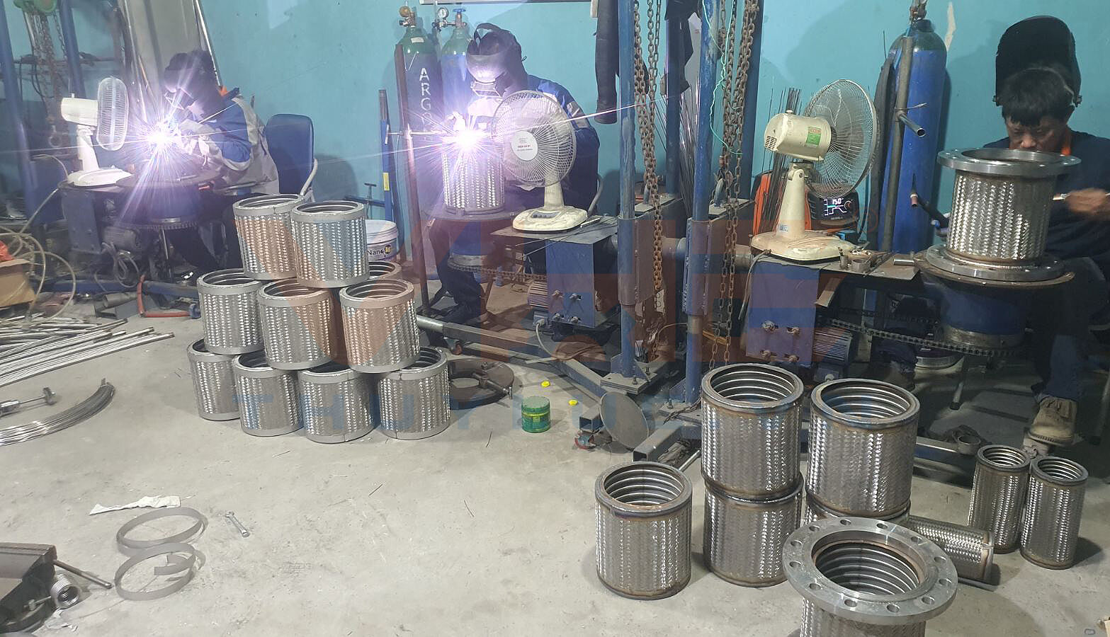 Gia công khớp nối mềm inox tại VHE
