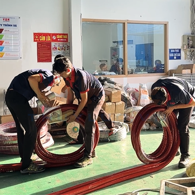 Professional Hydraulic Hose Assembly & Sleeving Services at VHE