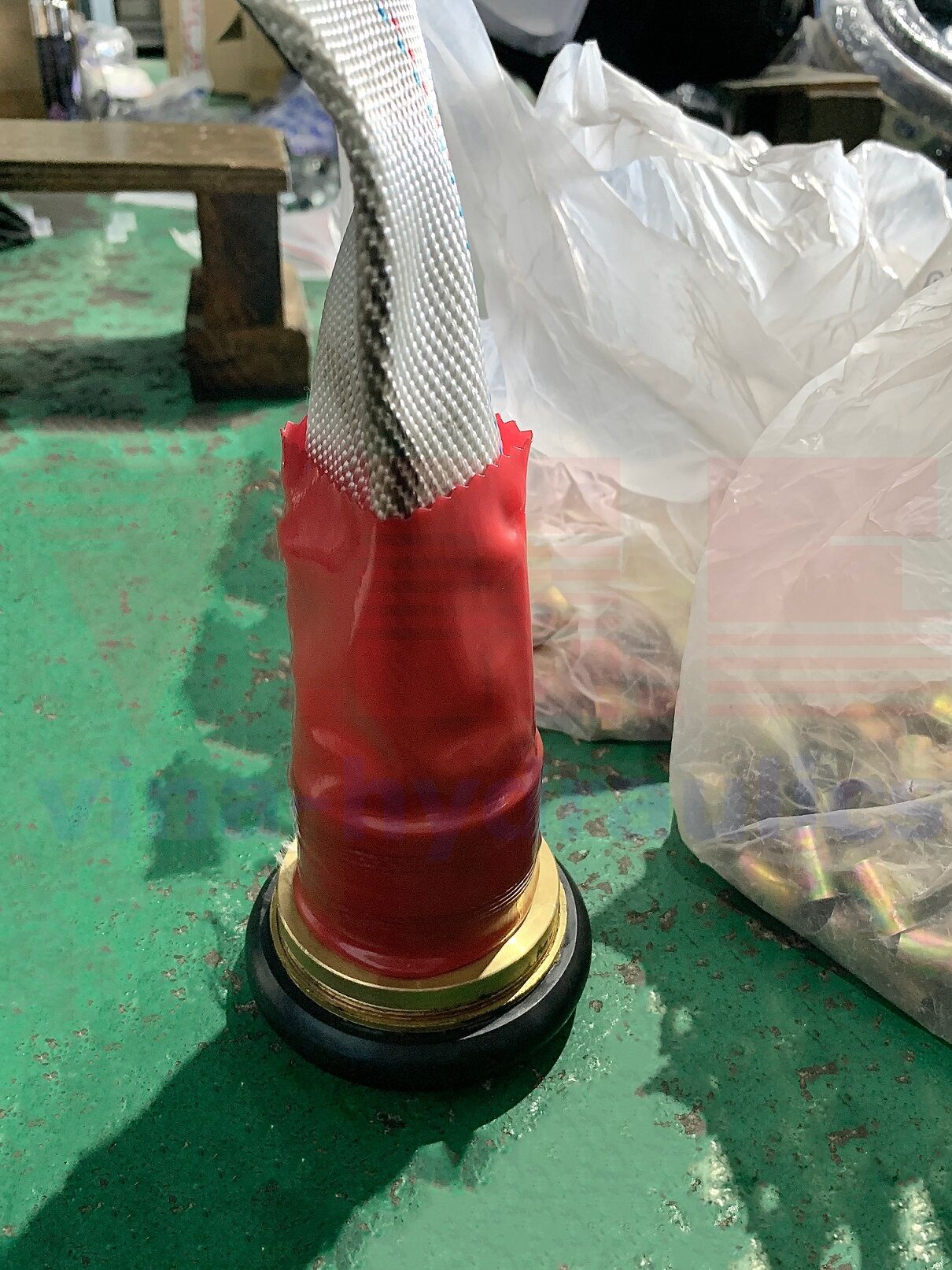 Press the ferrule for a leaking fire hose