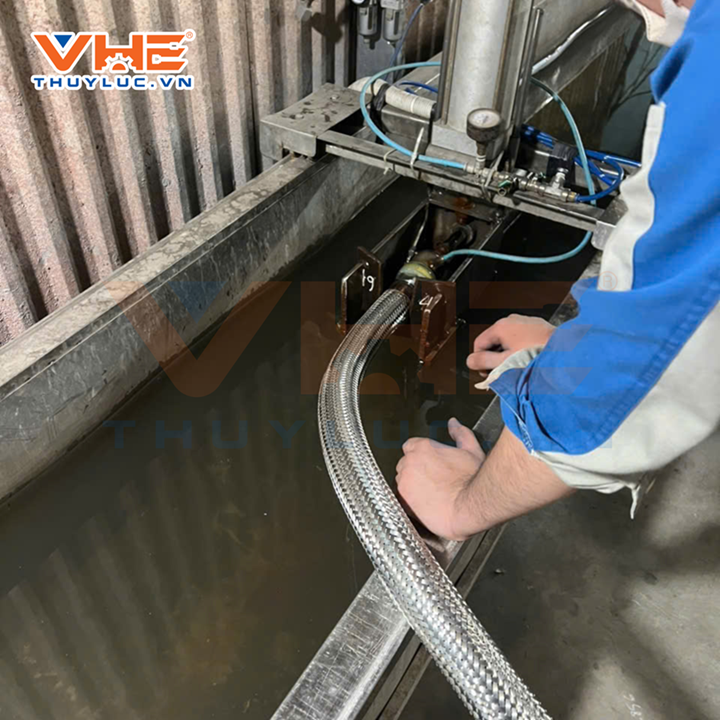 test khí nén cho khớp nối mềm