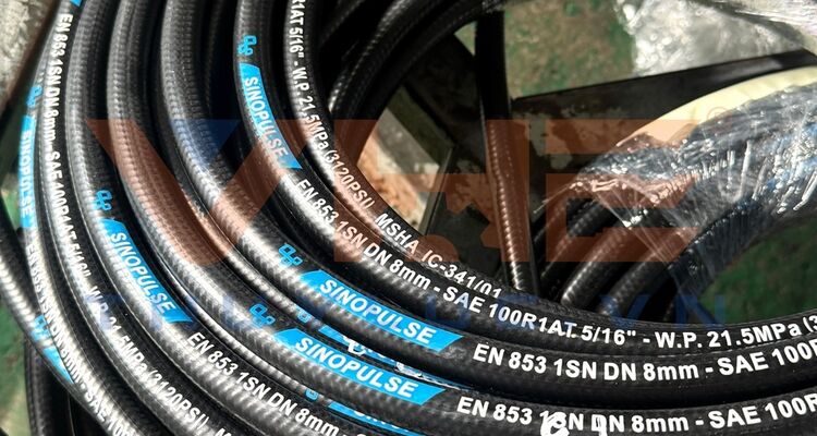 Crimping 5/16'' Single-Wire Braid Sinopulse Hydraulic Hose (Smooth Cover)