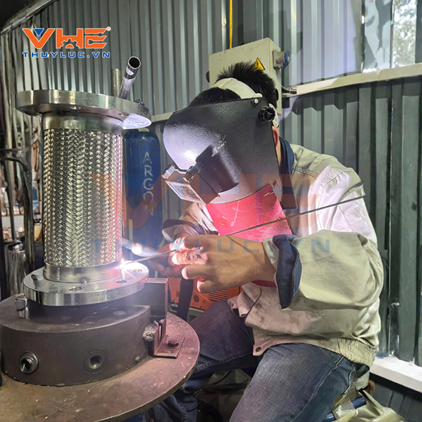 Standard Technical Fabrication of Stainless Steel Flexible Hoses at VHE