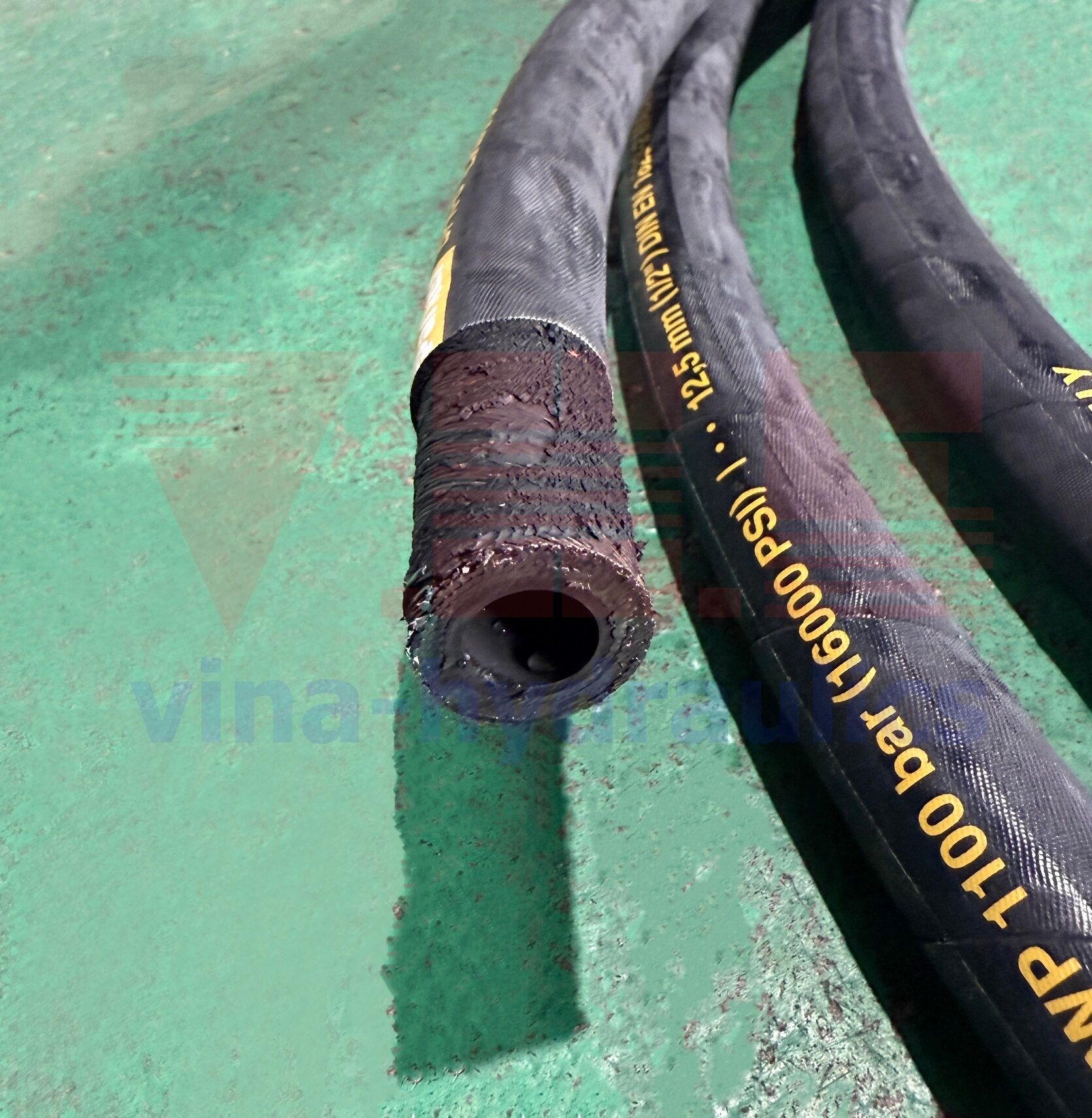 Ống xịt nước cao áp Parker