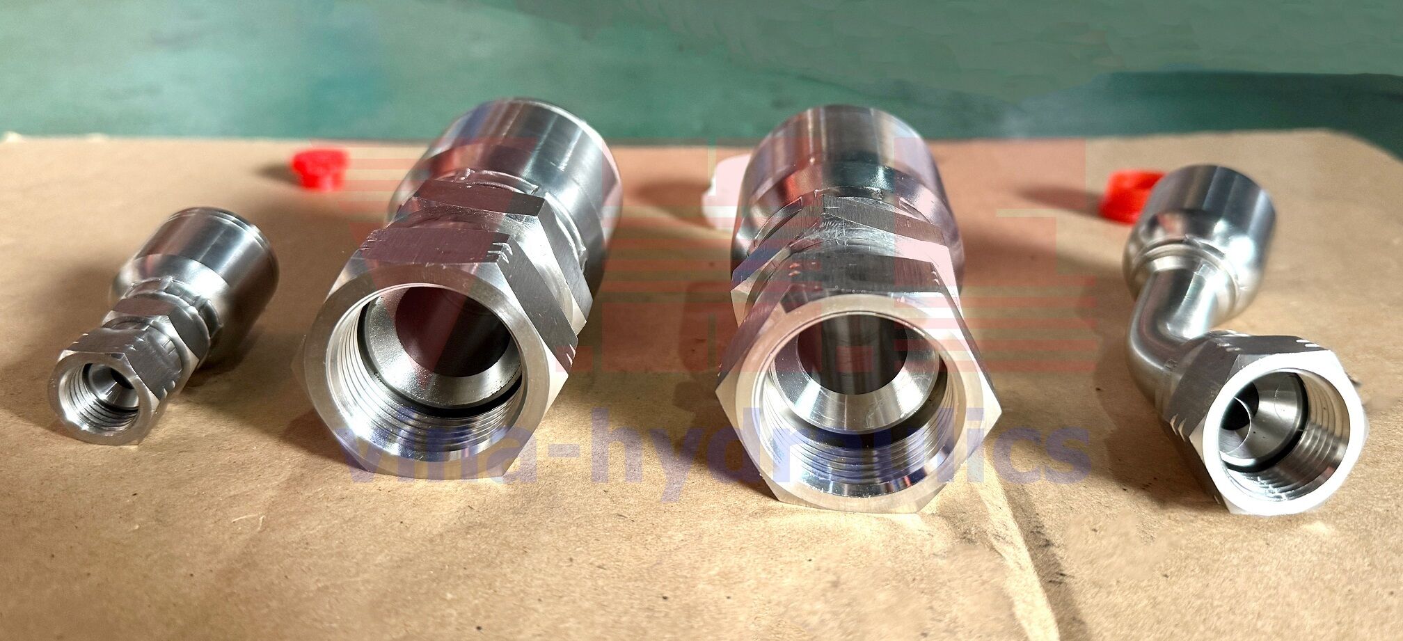 One-piece fitting (straight, 90°, and 45°) made from high-quality SS316 stainless steel